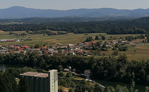 Rumanja vas (Straža)